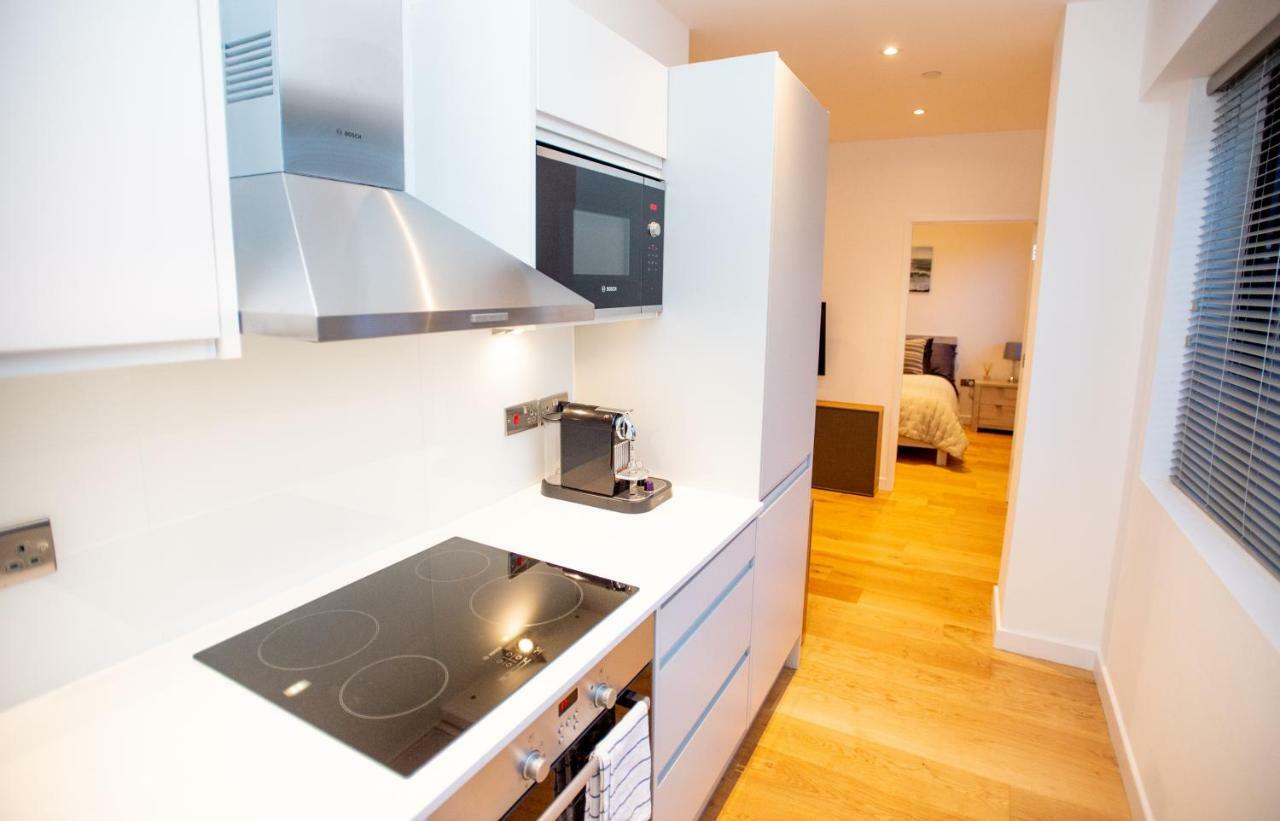 Stylish And Clean 1 Bed Apartment Maidenhead Town Center ภายนอก รูปภาพ